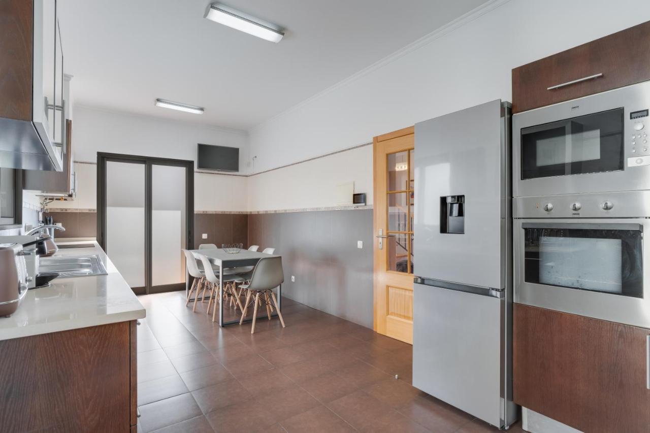 3B Villa Heated Pool Barbecue Games Room ฟุงชาล ภายนอก รูปภาพ