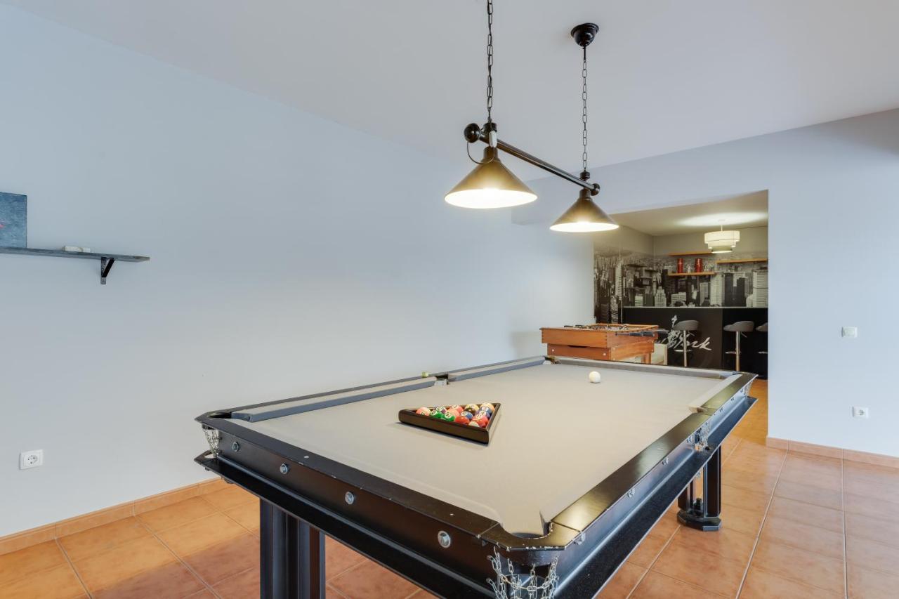 3B Villa Heated Pool Barbecue Games Room ฟุงชาล ภายนอก รูปภาพ